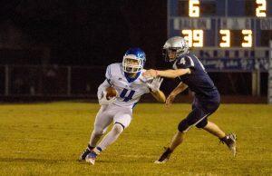 Outlaws ease by Cougars