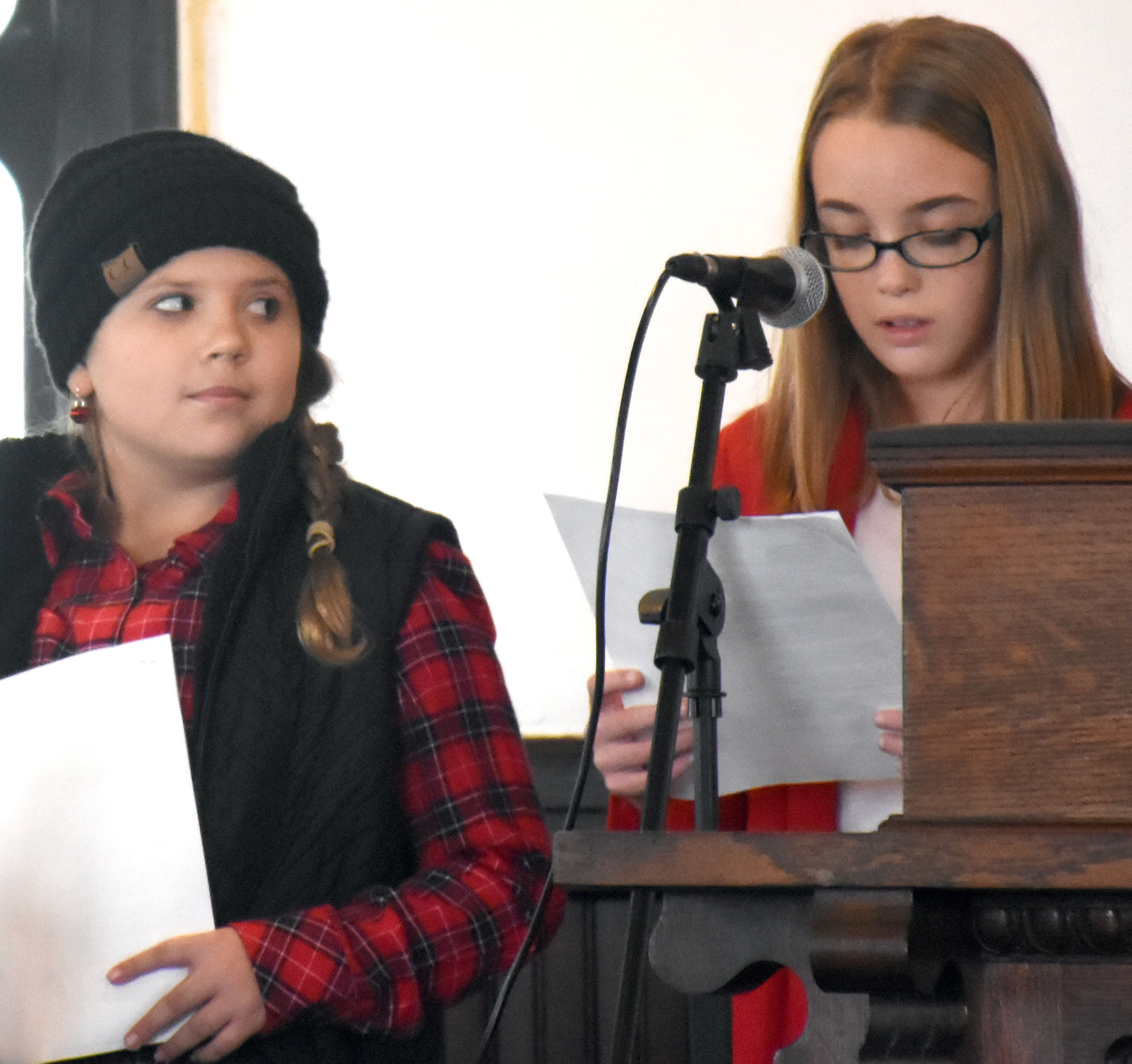 Kyleigh Kuykendall and Emmie Gregory present "Twas the Night Before Christmas."