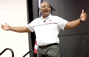 Ex-NFL star Keith Jackson speaks at Nashville back-to-school meeting