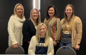 NHS cheerleader signs up with ETBU
