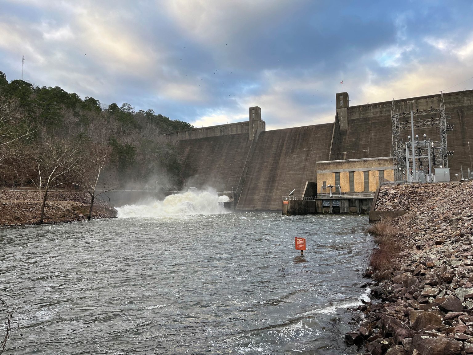 Hydropower generation halted at Narrows Dam for rack repairs