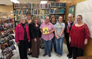 DAR donates to Howard County Library