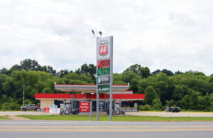 24/7 truck stop opens on Nashville bypass