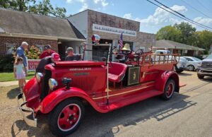 Classic 1934 firewagon dedicated by Howard County Historical Society